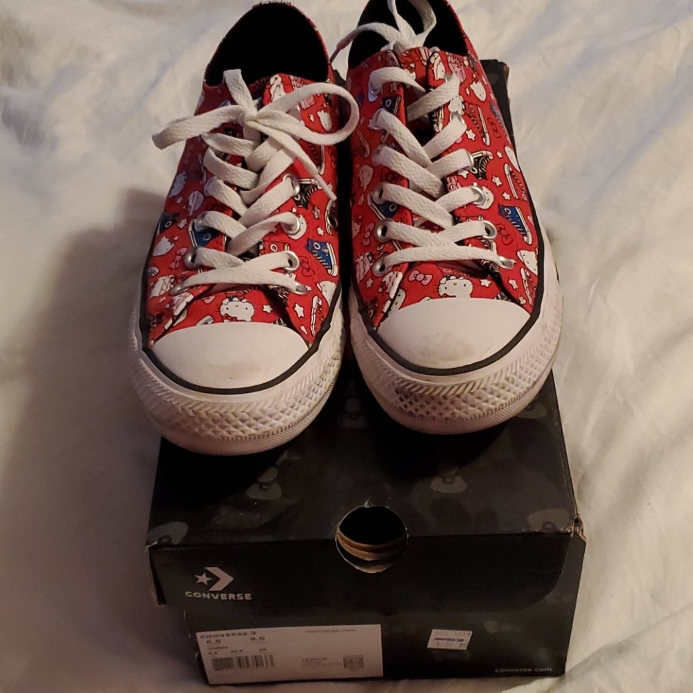 Converse x Hello Kitty